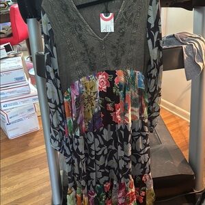 Black Sleeveless V-Neck Sundress